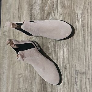 KARL LAGERFELD PARIS SIMONE CHAIN HEEL BOOTIE BOOTS 5.5